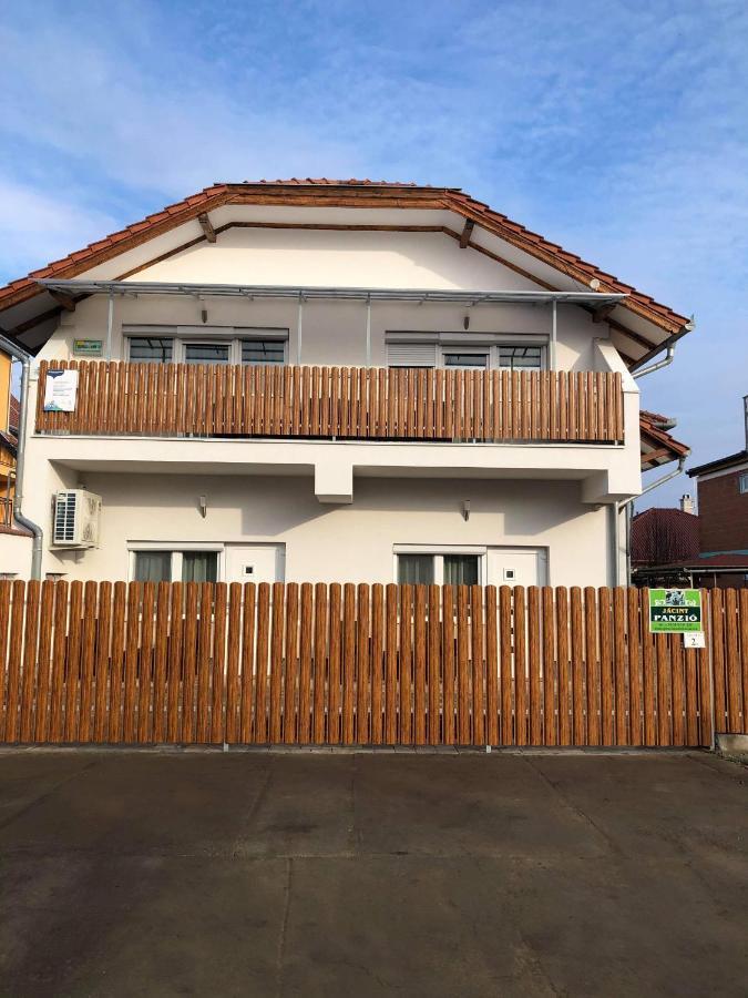 Jacint Apartman Hajduszoboszlo Exterior photo