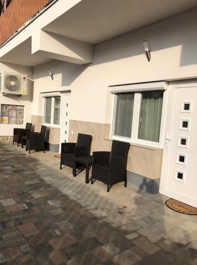 Jacint Apartman Hajduszoboszlo Exterior photo